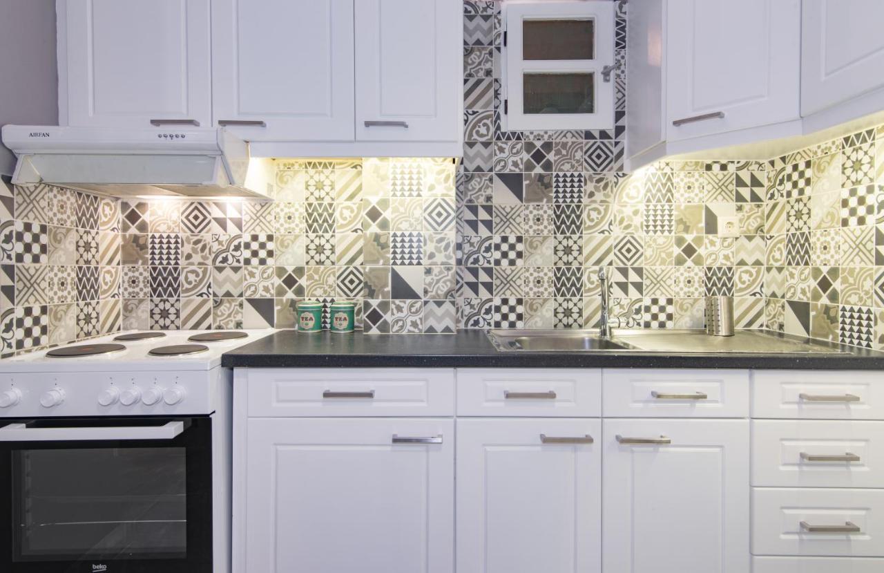 Valentine'S Modern Apartment Закінф Екстер'єр фото